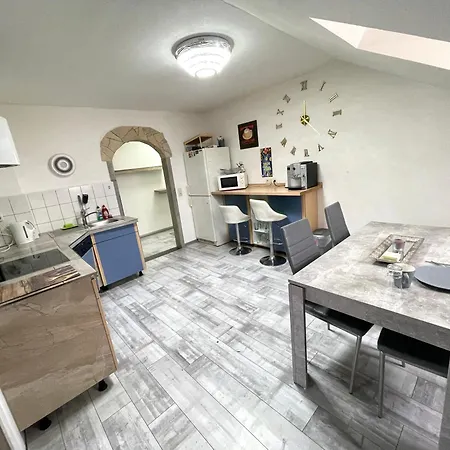 Casa Antic Grosse Moderne 45qm Im Zentrum Am Bahnhof Kostenloses Wlan Lägenhet *