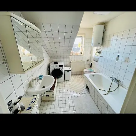 Casa Antic Grosse Moderne 45qm Im Zentrum Am Bahnhof Kostenloses Wlan アパート Saalfeld Saale